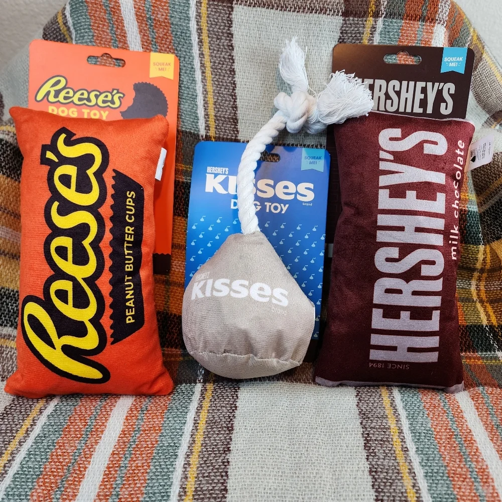 Set of 3 Candy Squeaking Dog Toys: Reeses and Hershey's  Bar and Kisses. NWT.
